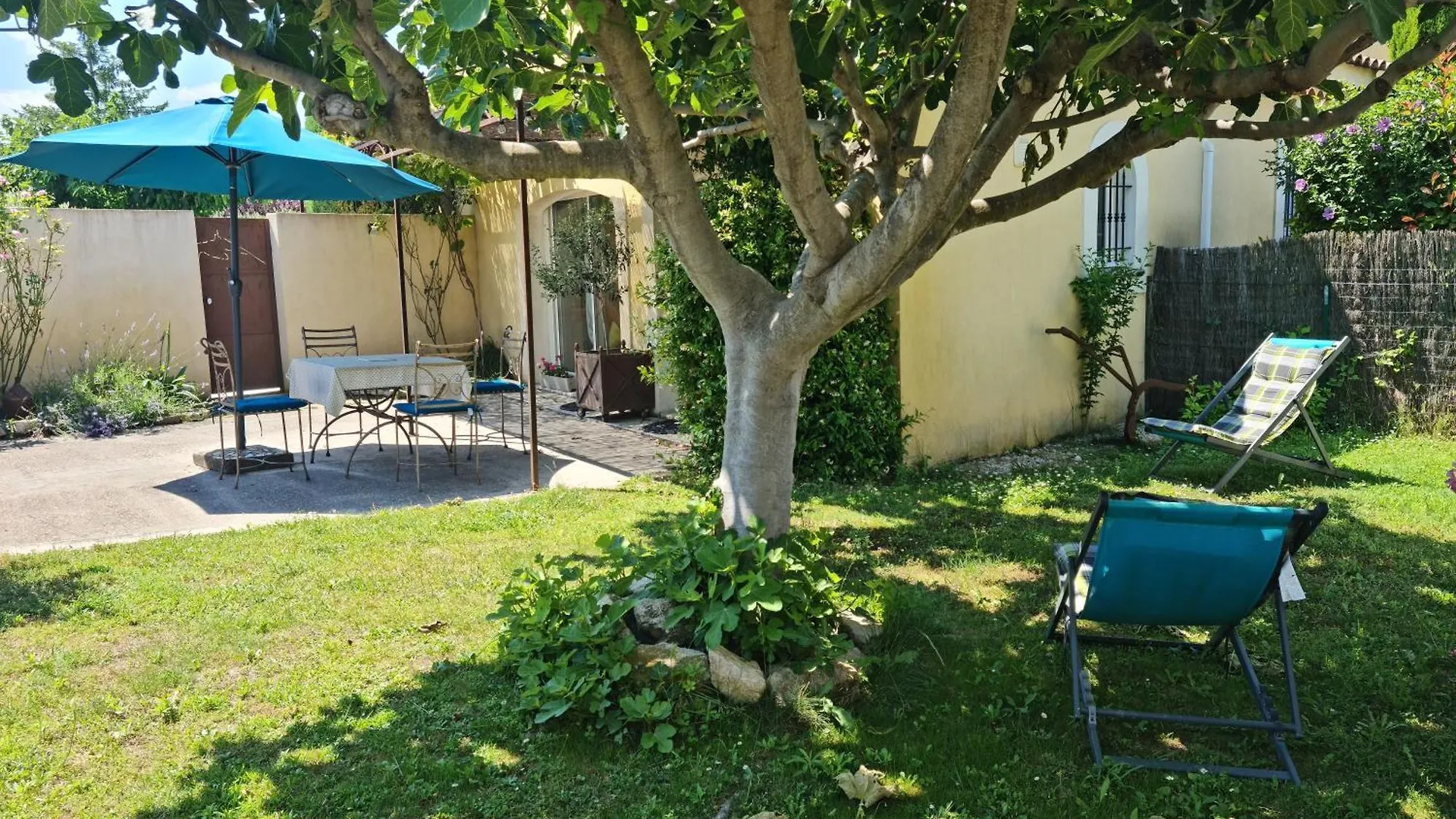 Un Petit Coin De Paradis Villa Mazan Frankrijk