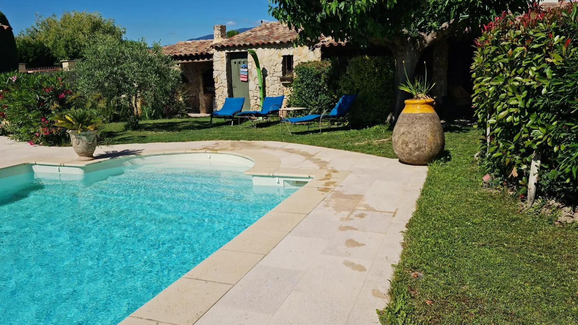 Holiday home Un Petit Coin De Paradis Mazan